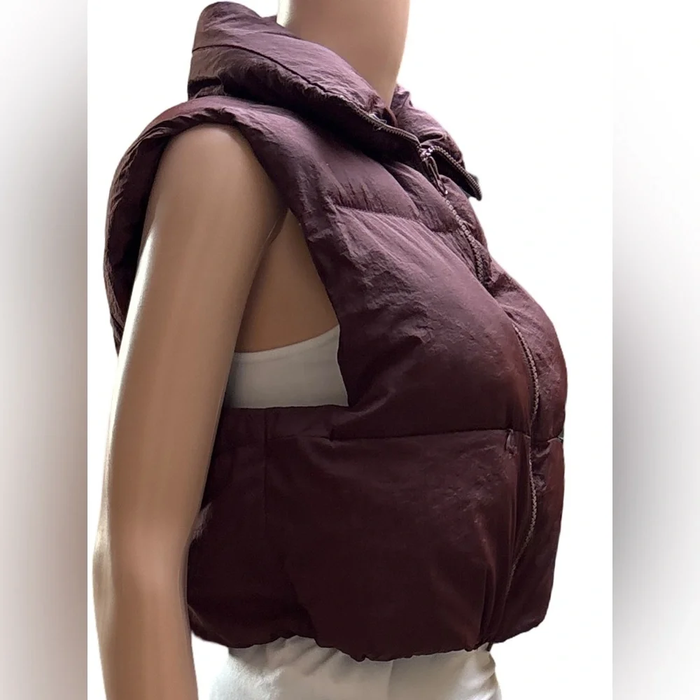 Women's Burgundy Cropped Sleeveless Puffer Vest XS